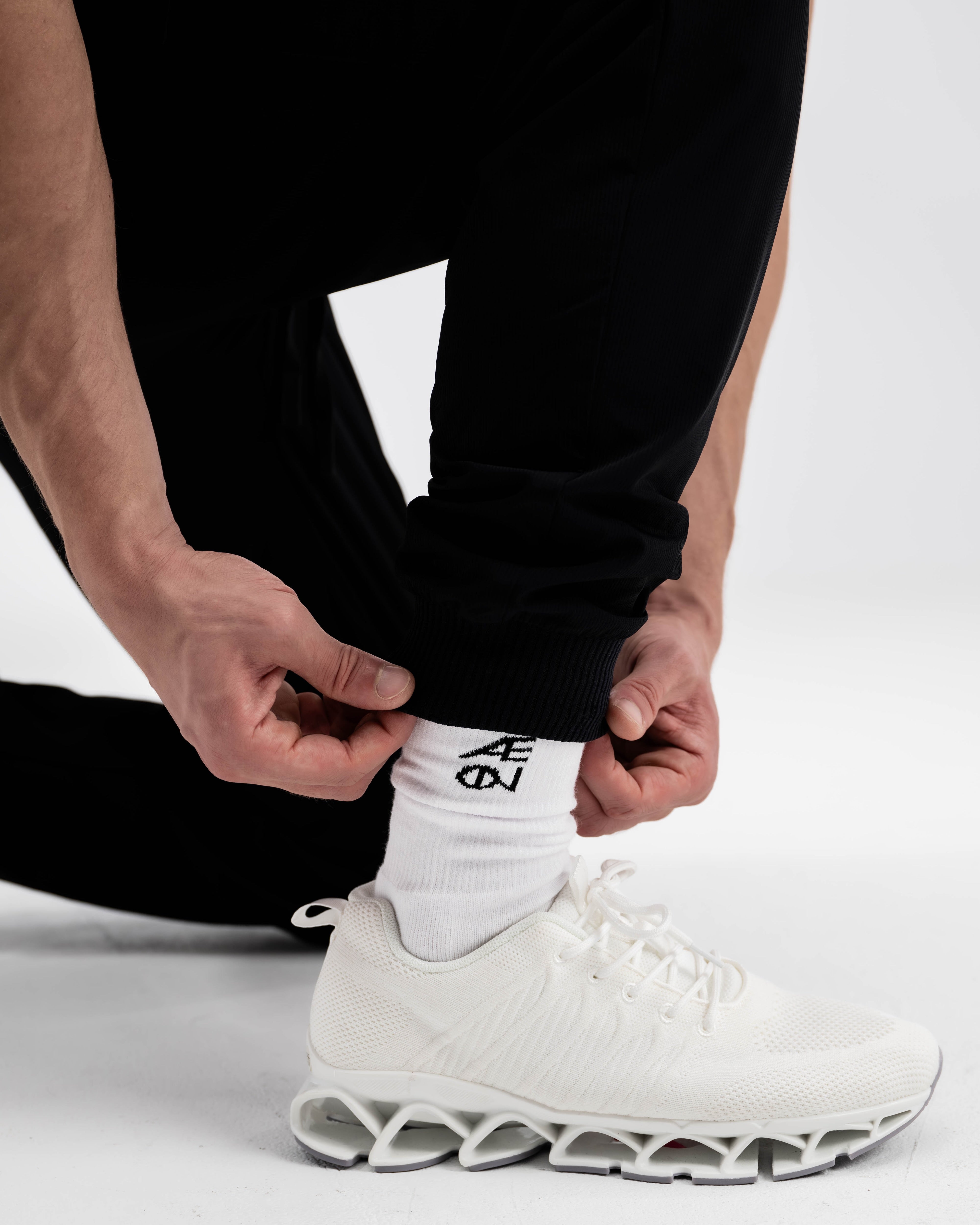 Performance Cargo Jogger - Jet Black - AEON