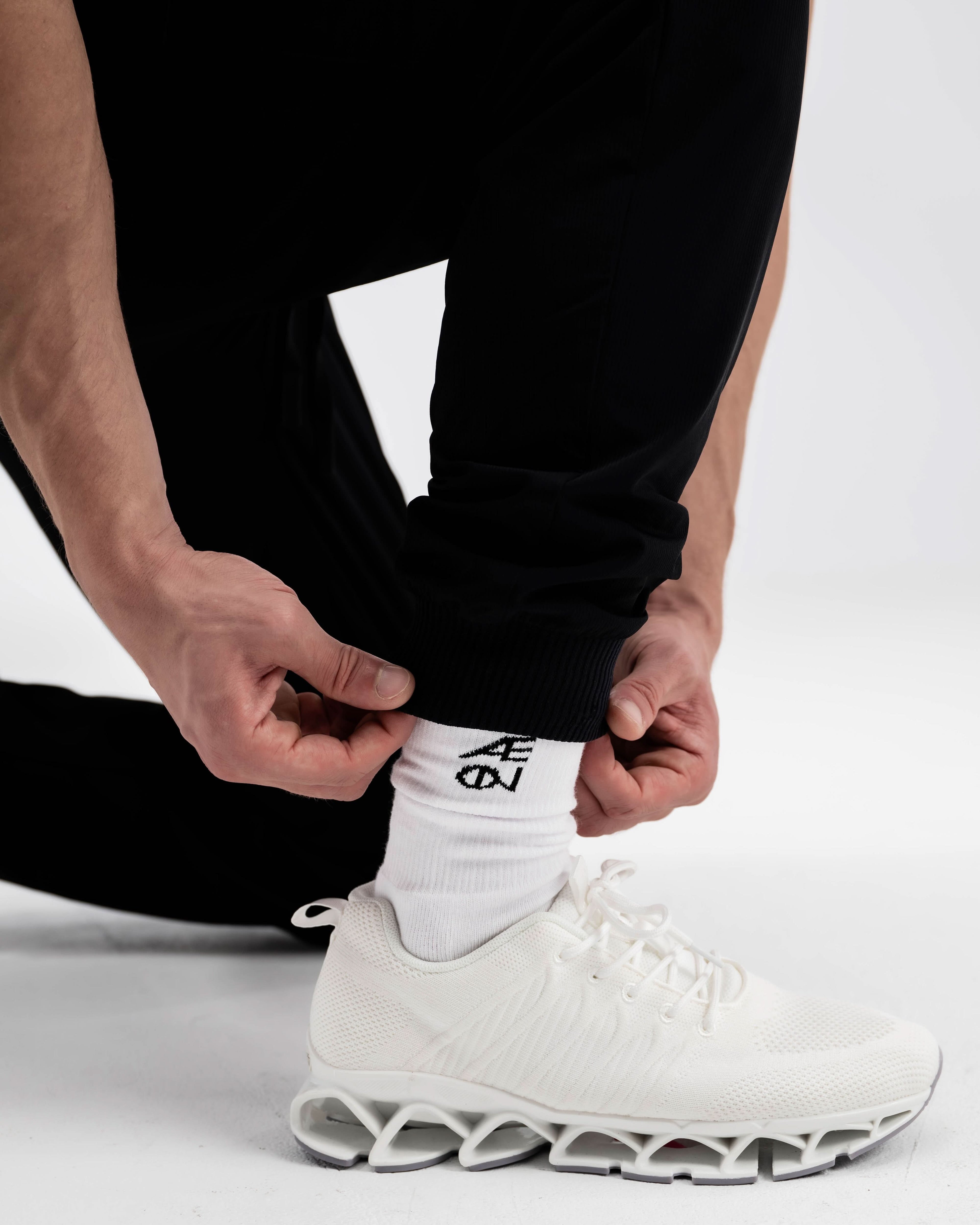 Performance Cargo Jogger - Jet Black - AEON